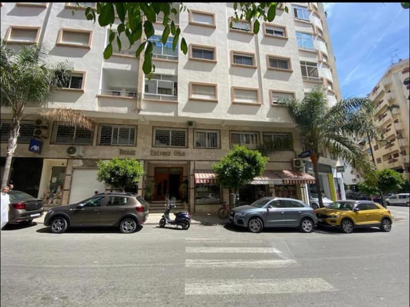 Appartement Elegant Et Climatise Au Centre Avec Terrasse - Proche Plage Et Attractions ! Tanger Exteriér fotografie